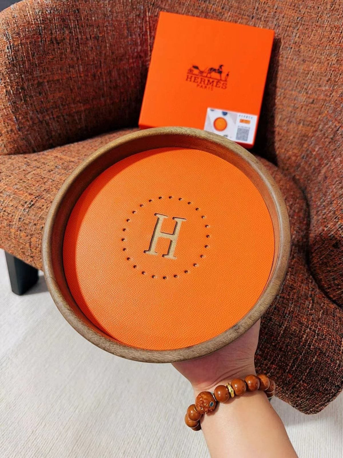 Hermes tray orange cercle shape